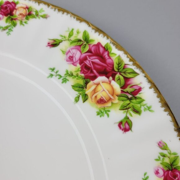 Royal Albert Old Country Roses Dinner Plate Fluted Edge Pretty Gold Trim England - Picture 9 of 10
